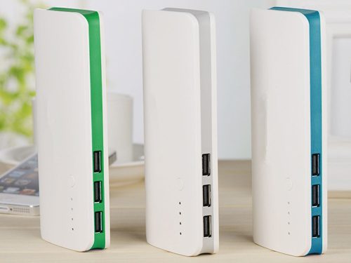 Powerbank 10000 mAh – 3× USB, 2.1A gyors töltés, LED zseblámpa